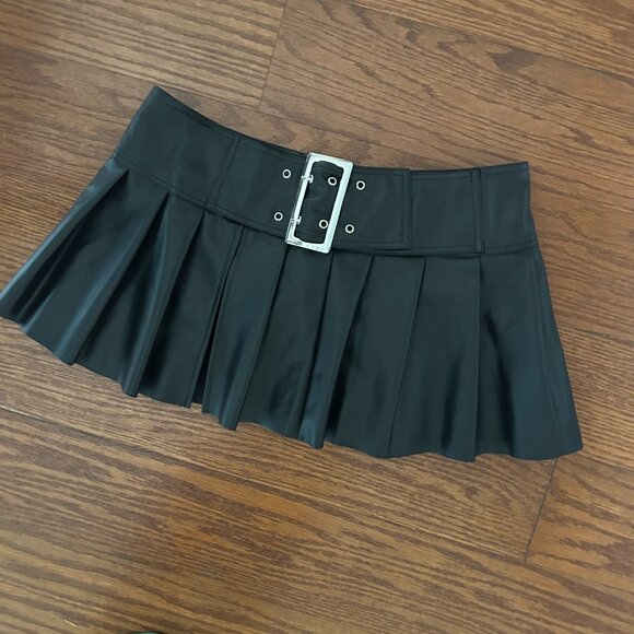 Gyaru Mini Skirt Kpop Aesthetics Pleated Faux Leather Mini Skirt Size Medium - Picture 3 of 14